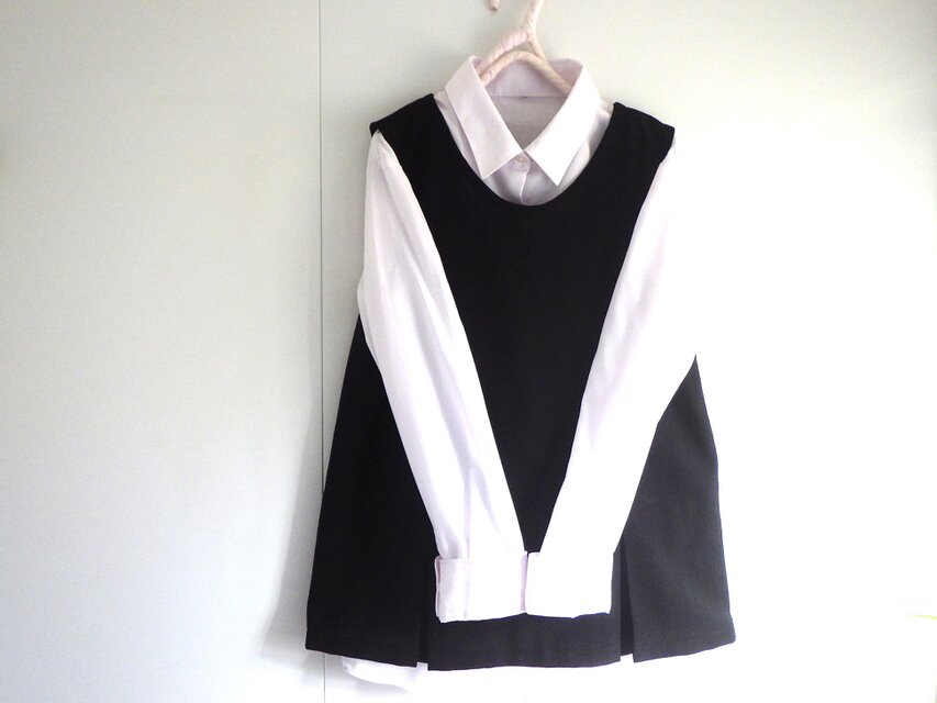 黒のプリーツベスト　何時もより小さめサイズ