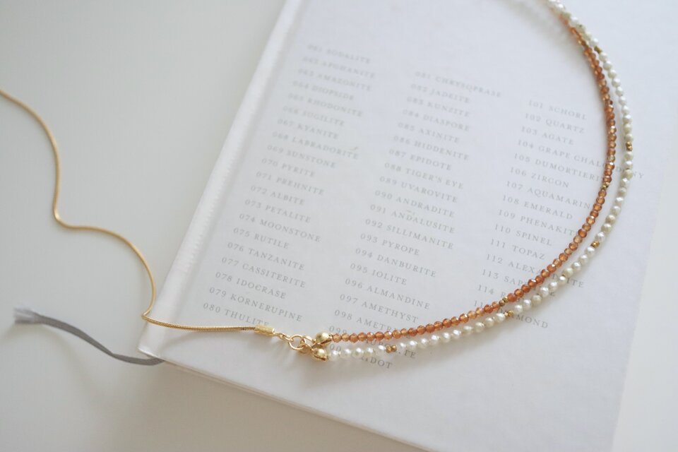 Arrow Necklace [ 天然石オレンジガーネット・antique beads ]