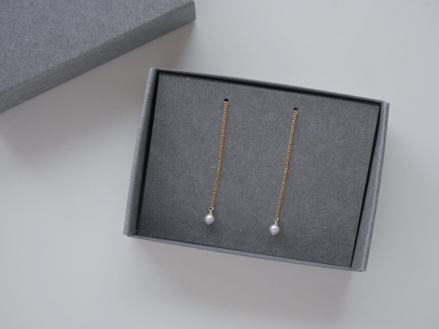 蕾｜14kgf アメリカンチェーンピアス 小さな淡水パールが揺れる 華奢ピアス