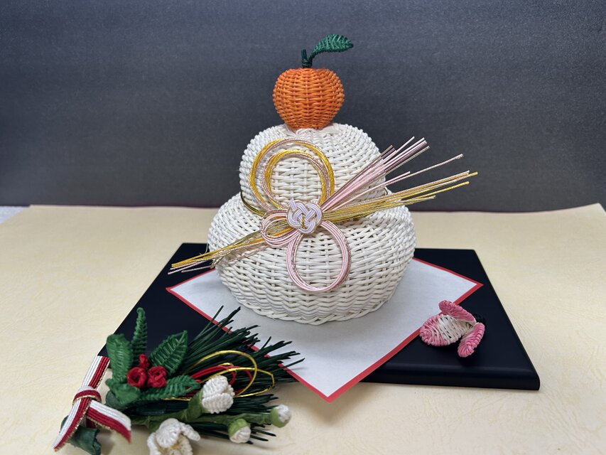 籐の鏡餅 大・2 | iichi 日々の暮らしを心地よくするハンドメイドや
