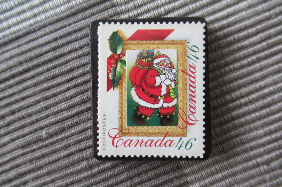 カナダ　クリスマス切手ブローチ10681