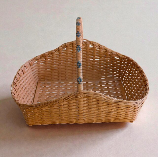 クラフトバンド製ビスケットカラーのかご#小物入れ#バスケット#パン