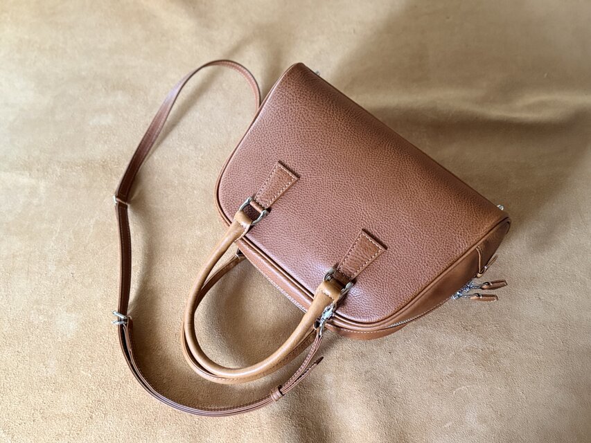 イタリアンレザー使用　ボストンバック コニャック