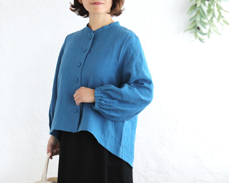 冬も心地いい ✦ 桐七炊きリネン100% バンドカラーブラウス（ブルー）TP52