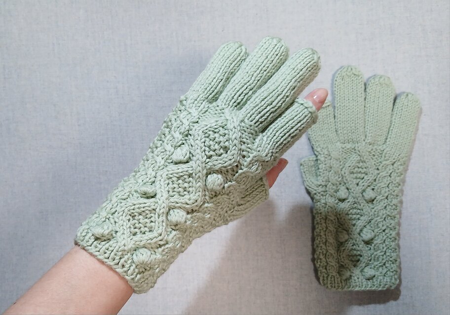 ＊Mint Green＊淡緑色のスマホ対応手袋（女性用L）