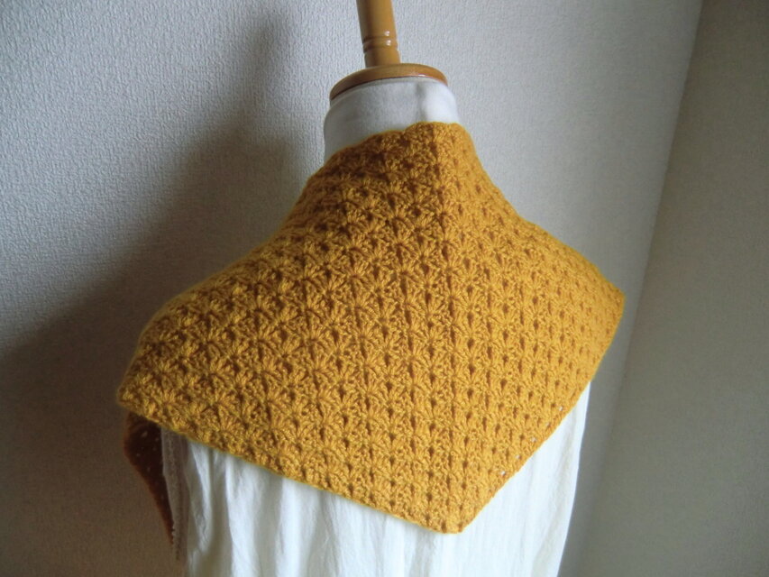 カシミヤ100％ 小さめ三角ストール（マスタード オレンジ） | iichi