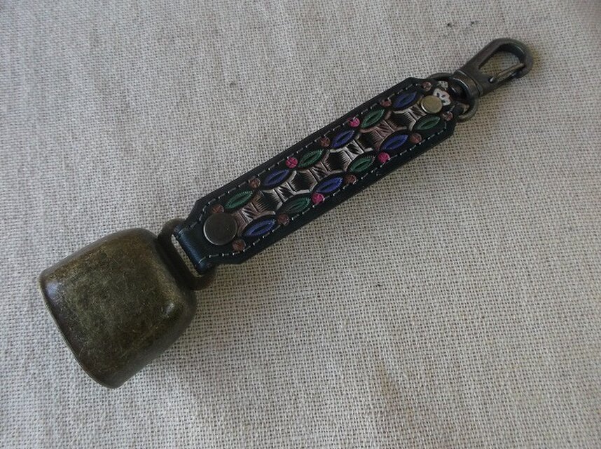 熊よけ鈴　クマベル　拭き染め＆刻印  牛革ベルト　