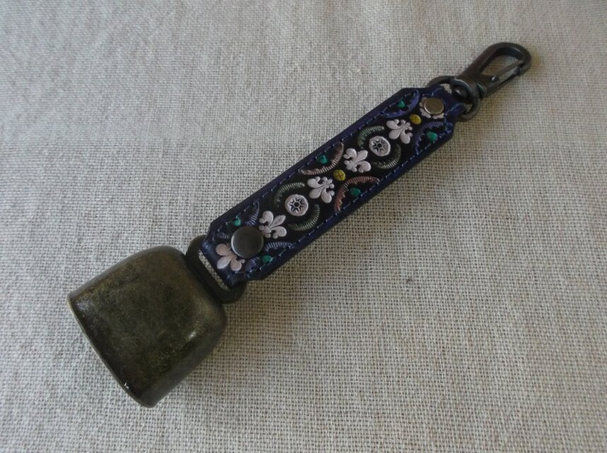 熊よけ鈴　クマベル　拭き染め＆刻印  牛革ベルト　