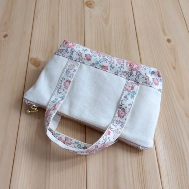 リバティ　トートバッグ型　花柄の16cmファスナーポーチ　内ポケット付き　フェリシテ　サーモンピンク　503