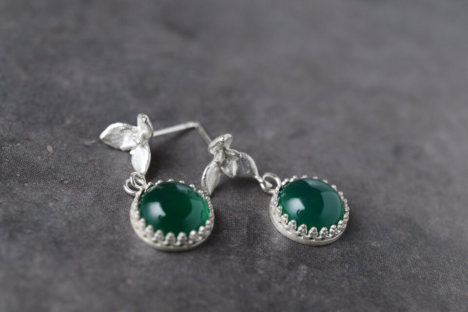 ツルマンネングサとグリーンオニキスM ピアス/イヤリング