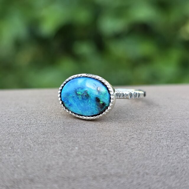 ボルダーオパール 3.214ct ミル打ち グリーンとブルーの星雲 シルバー