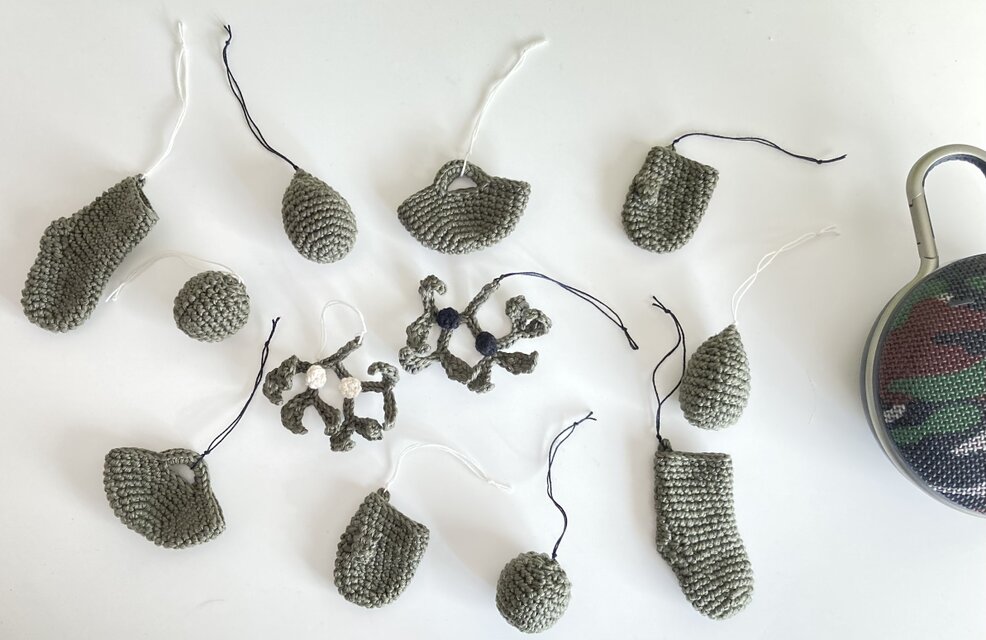 クリスマスオーナメント*ソックス•ミトン•バスケット•ボール•ドロップ•ヤドリギ*12piece*オリーブ×エクリュ×黒