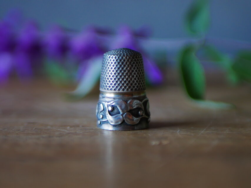 純銀製シルバーヤドリギモチーフパース　フランスアンティーク　ポルトモネ 純銀 ヤドリギ フレンチシルバー 指ぬき フランスアンティーク