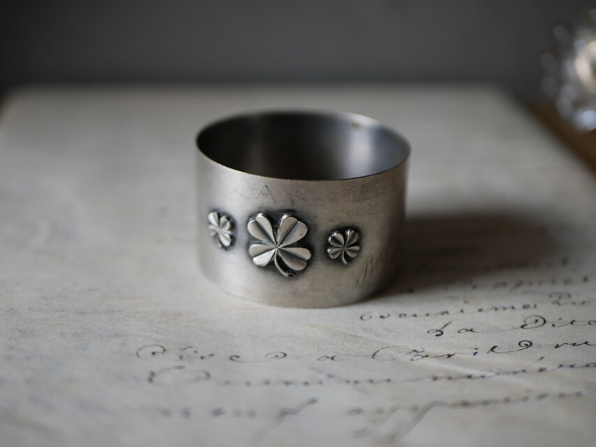 四つ葉のクローバー　ナプキンリング　フランスアンティーク　アンティークのある暮らし