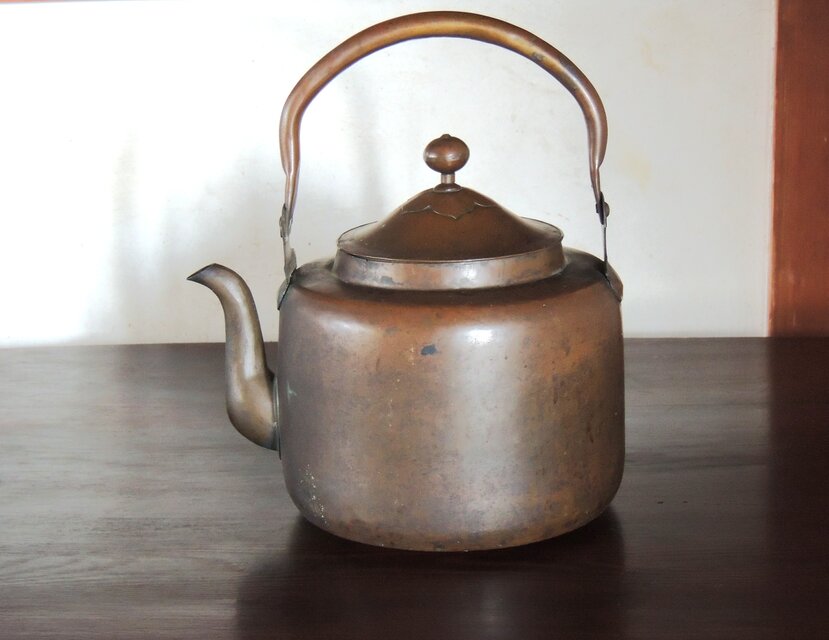銅製やかん