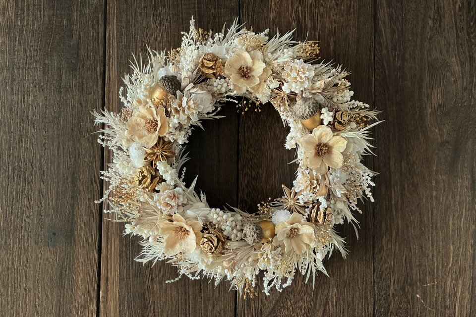 ホワイトゴールドのクリスマスリース(22cm) | iichi 日々の暮らしを