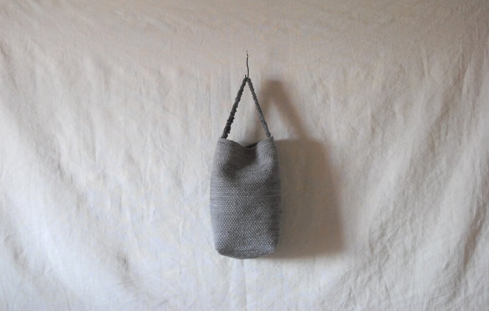 tutu裂き織りバッグ / ベンガラ染め / グレー　　　
