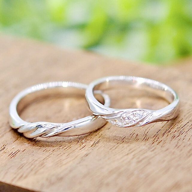 【ペア特別価格】プラチナ ダイヤモンド 結婚指輪 ~Ribonリボン~【ストレートタイプ/送料無料】