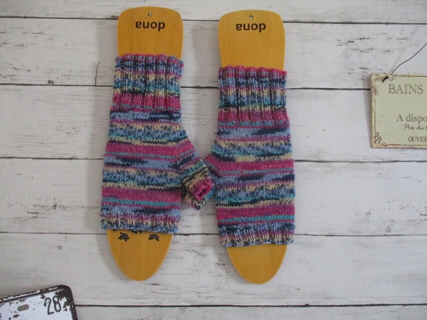 手編みハンドウォーマー  Opal  Holidays 11240