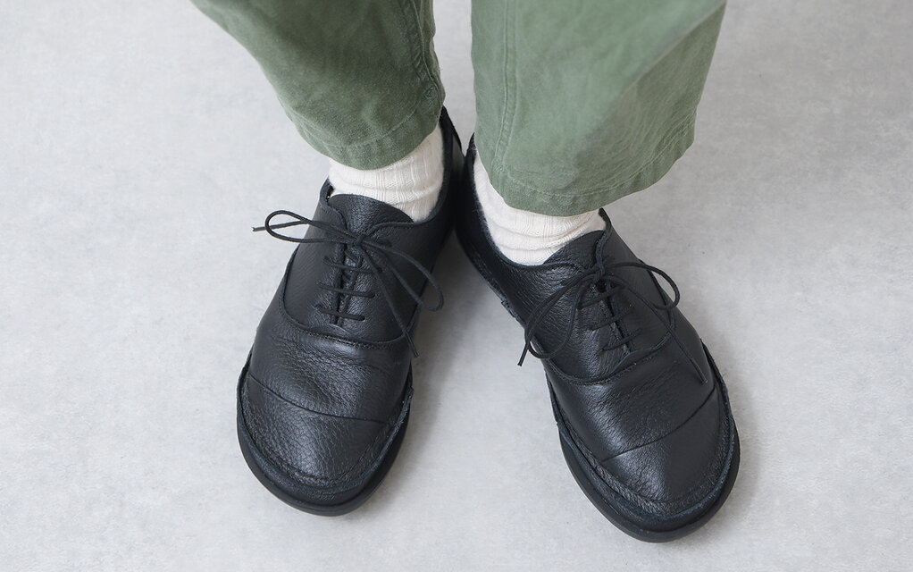 履いたそばからなじむ幅広靴　黒