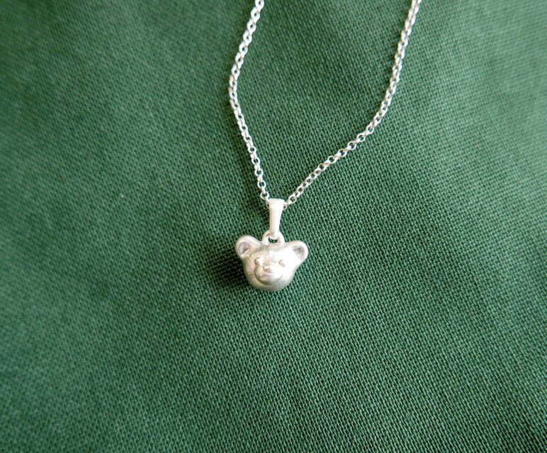 こぐまのネックレス/silver925/ハンドメイド | iichi 日々の暮らしを