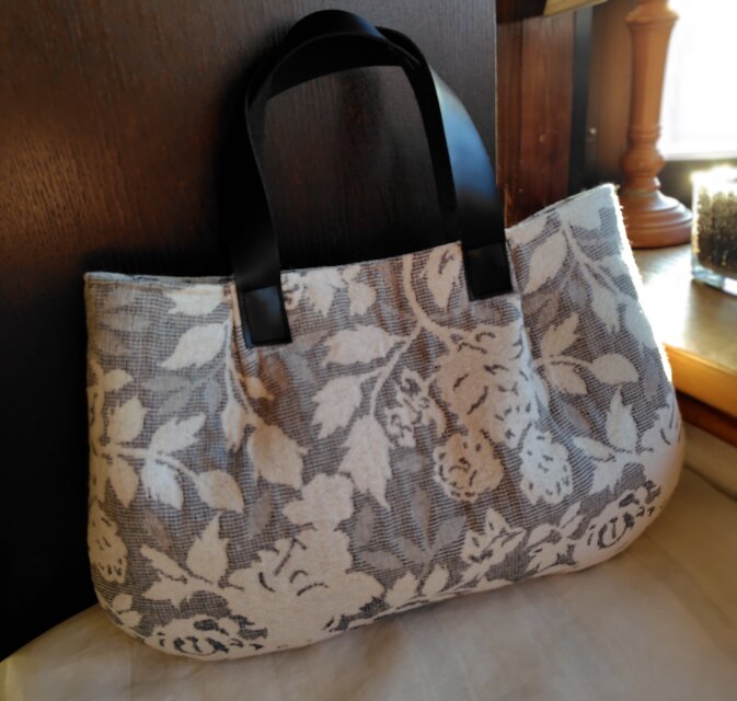 ジャガード*タックトートバッグ*モノトーン*B