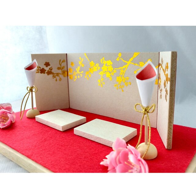 桃の花ふさ飾り　2対　縮緬細工 お雛様かざり　スタンド、お雛様は参考商品 桃の花ふさ飾り2対縮緬細工 お雛様かざりスタンド、お雛様は参考商品