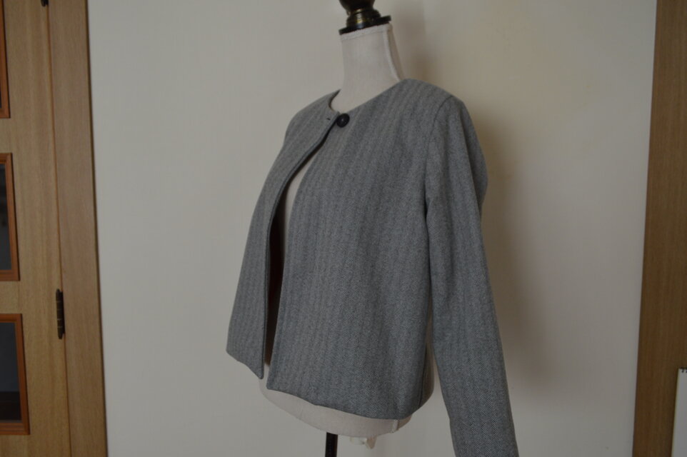 シックに！「ウールノーカラージャケット（裏地付き）」