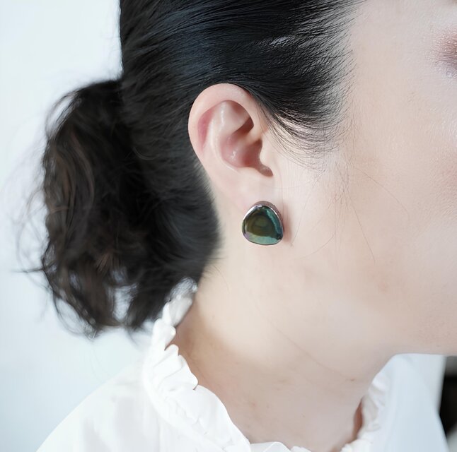 T-257 美濃焼タイルのピアス／イヤリング ブラックパールカラー【裏面