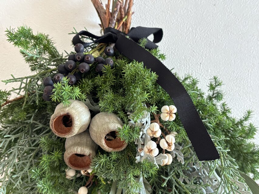 シックでナチュラルクリスマススワッグ | iichi 日々の暮らしを