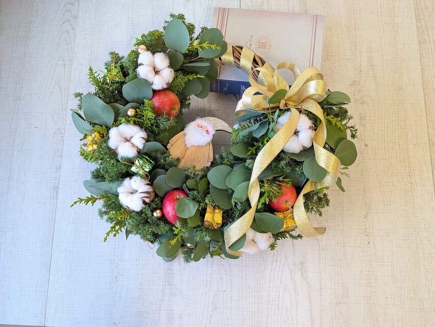 Y様オーダー品専用ページ・フレッシュ（生花）で作る『金色帽子のサンタリース』