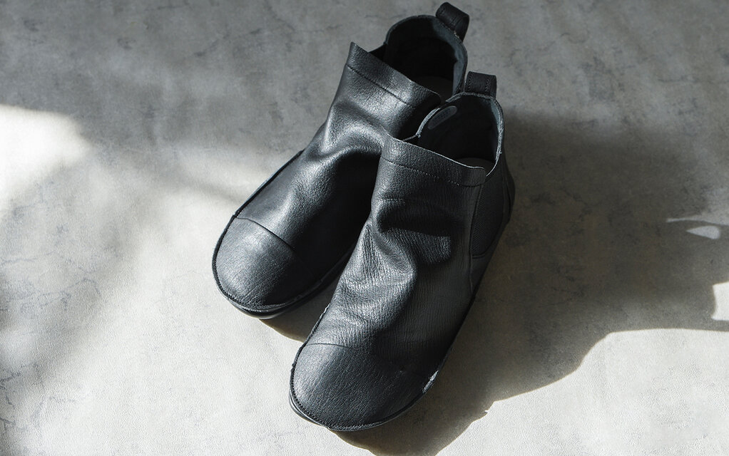 履いたそばからなじむサイドゴアシューズ　黒