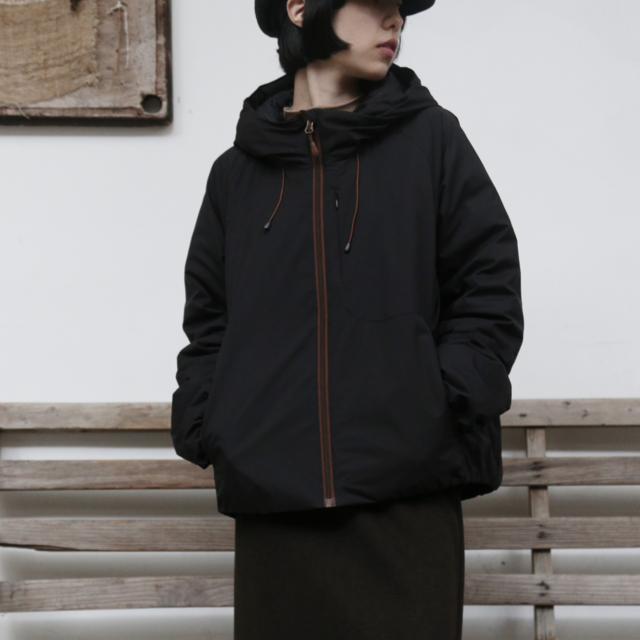 軽さと温かさの新次元。日常を洗練する、スポーティなダウンジャケット ダウンコート 251123-1