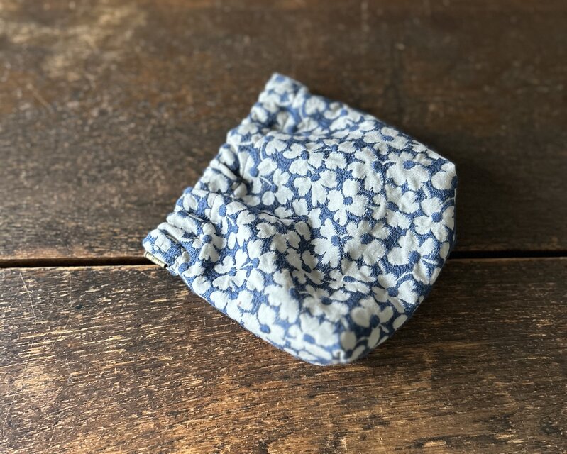 POUCH / 白紺