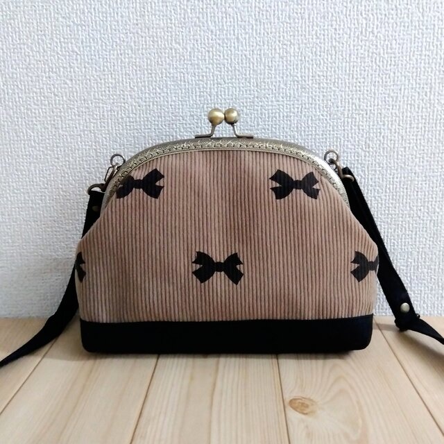 秋冬コーデュロイのがま口ショルダーバッグ　ポシェット　20.5cm口金 　リボン柄　ブラウン　507