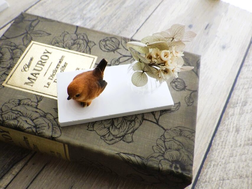 アロマストーンで再現する 小鳥のいる風景 ■ ぷっくりひな鳥 ４色展開 ■ 茶色