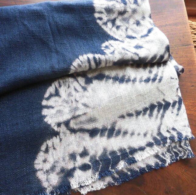 *縫い巻き上げ絞り染麻混ストール*【モクモク雲】紺