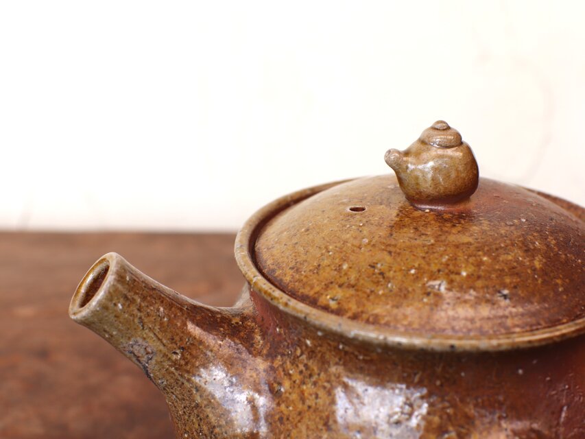 備前焼 急須 (急須on急須) k1-102 | iichi 日々の暮らしを心地よくする