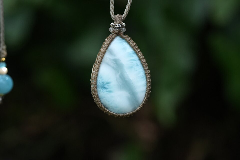 雷波ライン☆Larimar マクラメネックレス1892 | iichi 日々の暮らしを