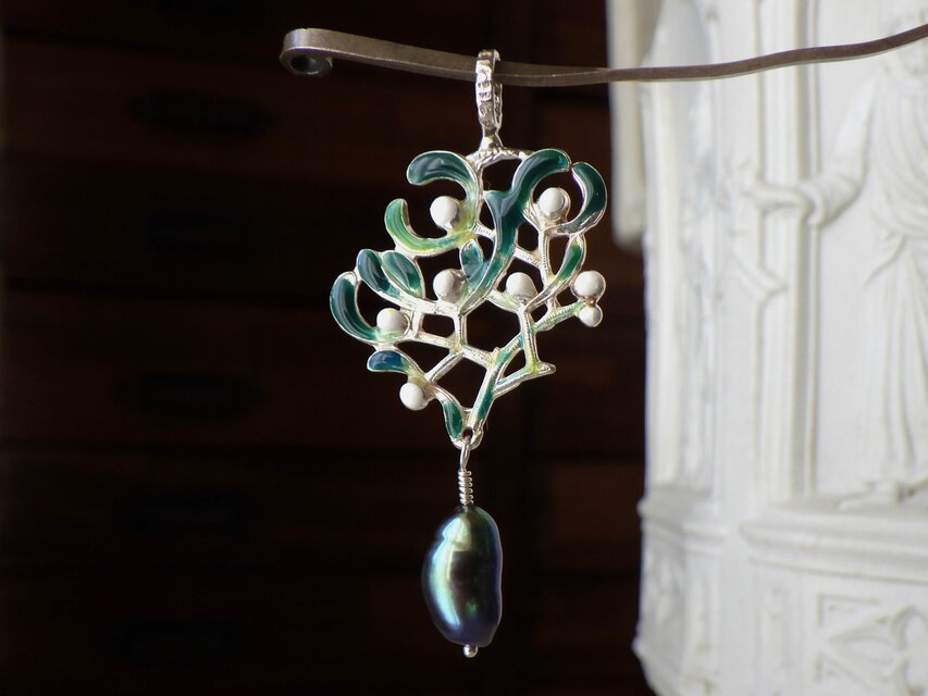 SV　ヤドリギ　淡水パールのトップ