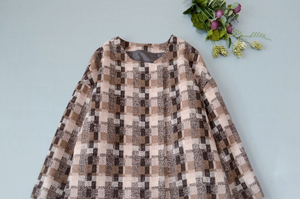 ウール総裏シンプルなノーカラーポケット付チェックショットコート♪