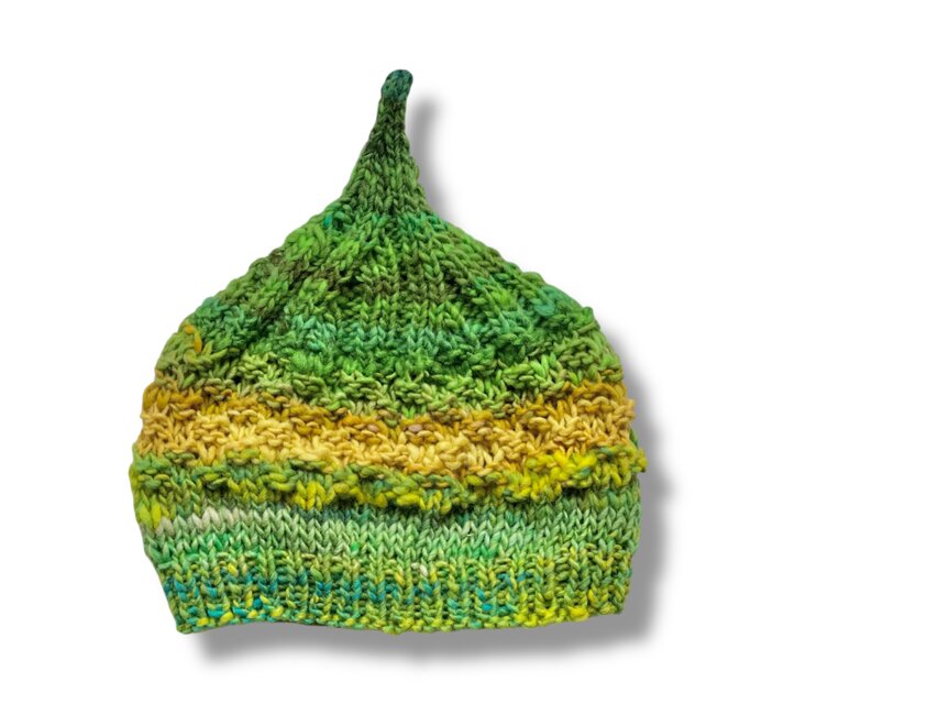 １点限定！　新作2025どんぐりニット帽子　野呂英作毛糸使用　グリーンイエロー　クリスマスギフト・プチギフト
