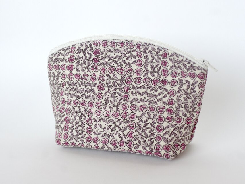 赤い花刺繍ポーチ リバティ・スリーピングローズ | iichi 日々の暮らし