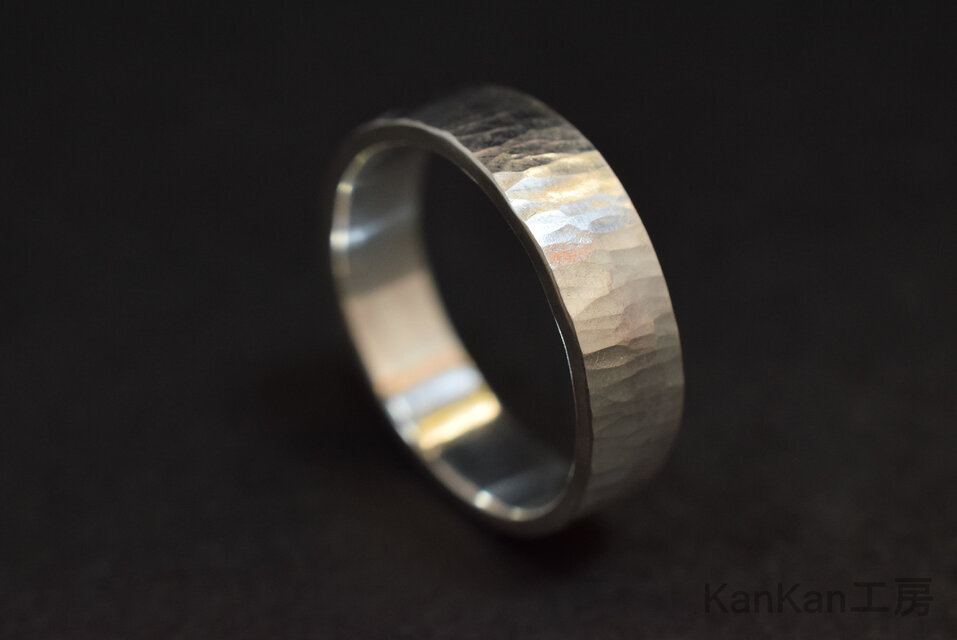 SVリング｜幅広・槌目｜平打ち・幅(約)5.0㎜