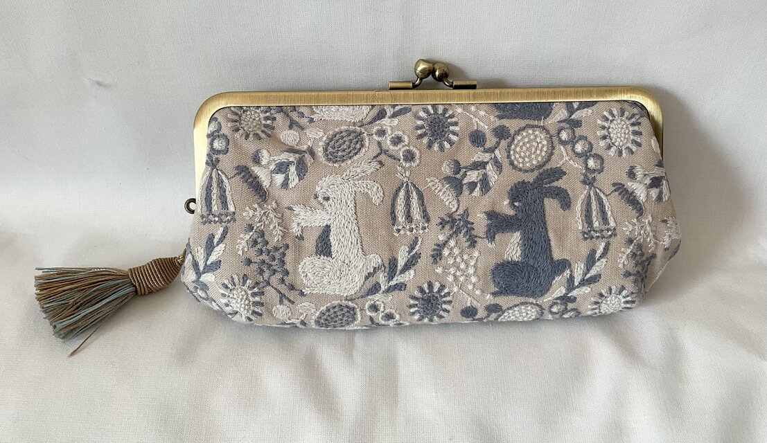 点と線模様　ウサギ　シンプル　親子がま口長財布　　