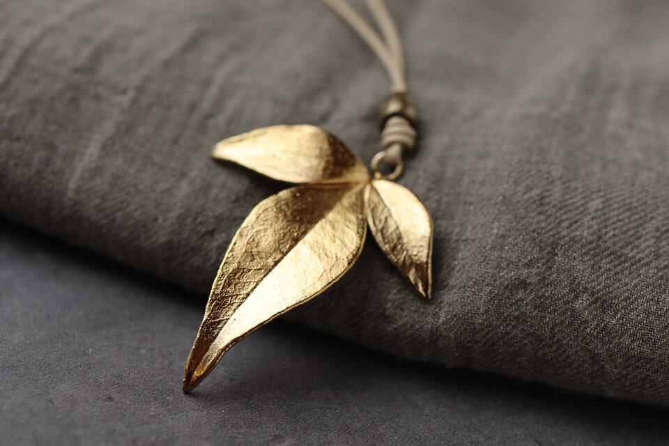 ナンテンのペンダント