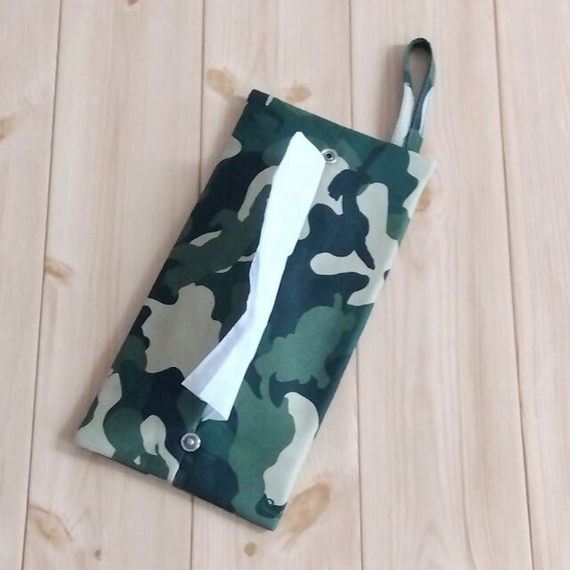 持ち手付き　携帯ティッシュケース　迷彩　メンズ　吊り下げ　ボックスティッシュから詰替え　カモフラージュ　グリーン　　923
