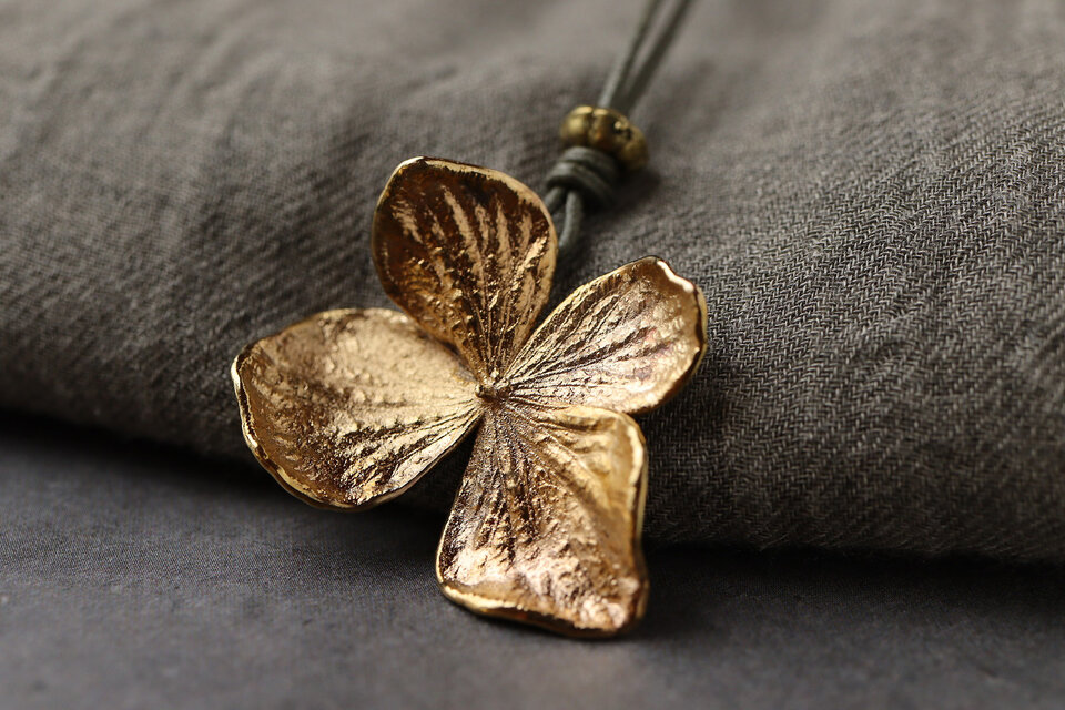 紫陽花 4枚花弁のペンダンtp