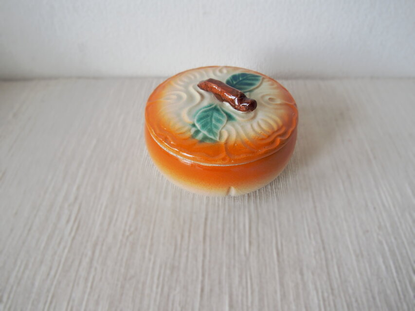 柿の形のキャセロール　小物入れ　食卓