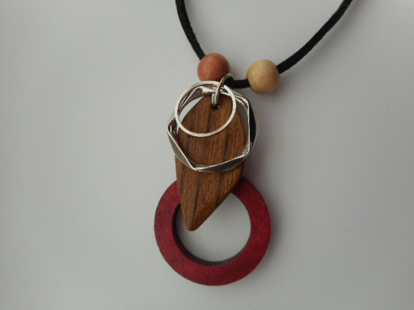 神代けやき　賑やかネックレス